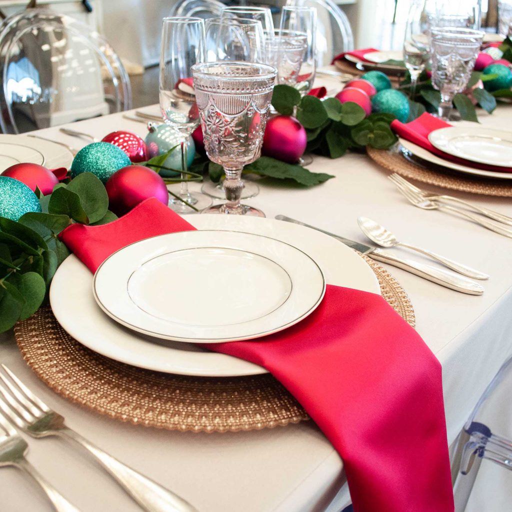 https://www.celebrationspartyrentals.com/wp-content/uploads/2020/02/7-Quick-and-easy-DIY-holiday-centerpiece-ideas-cover-1024x1024.jpg