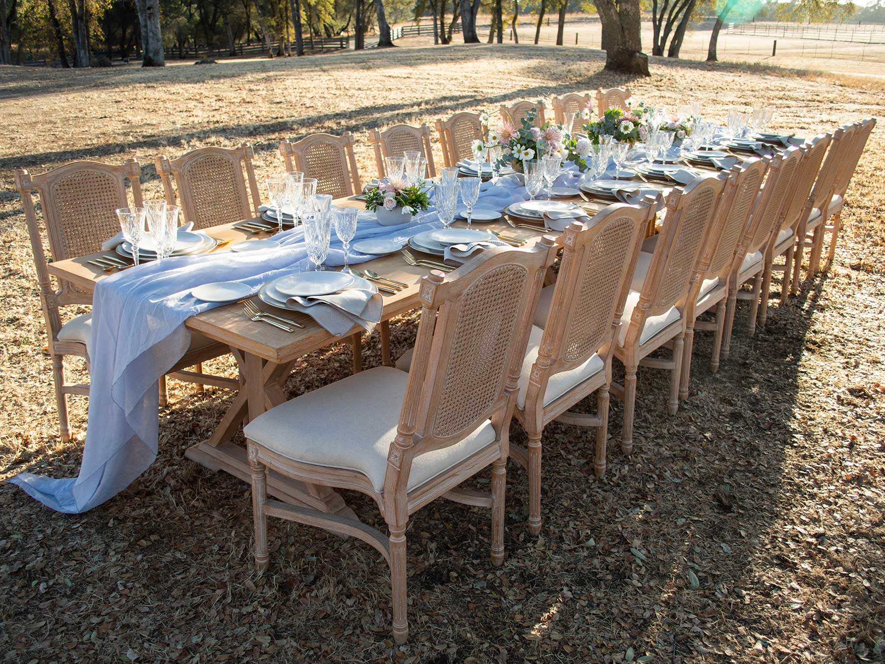 Choosing the Best Wedding Banquet Chairs - HFC